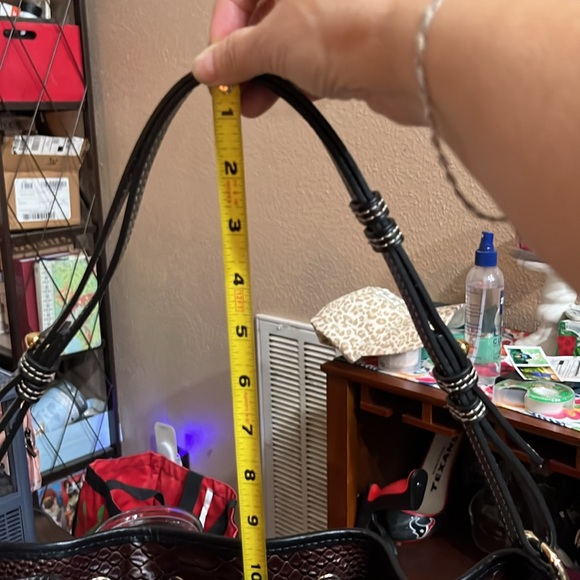 Brown croco Dooney & Burke bucket bag - Picture 7 of 8